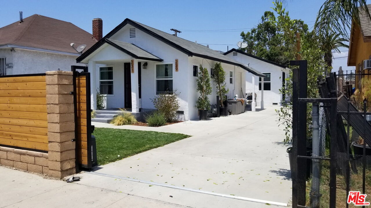 Property photo for 229 W 84th St, Los Angeles, CA