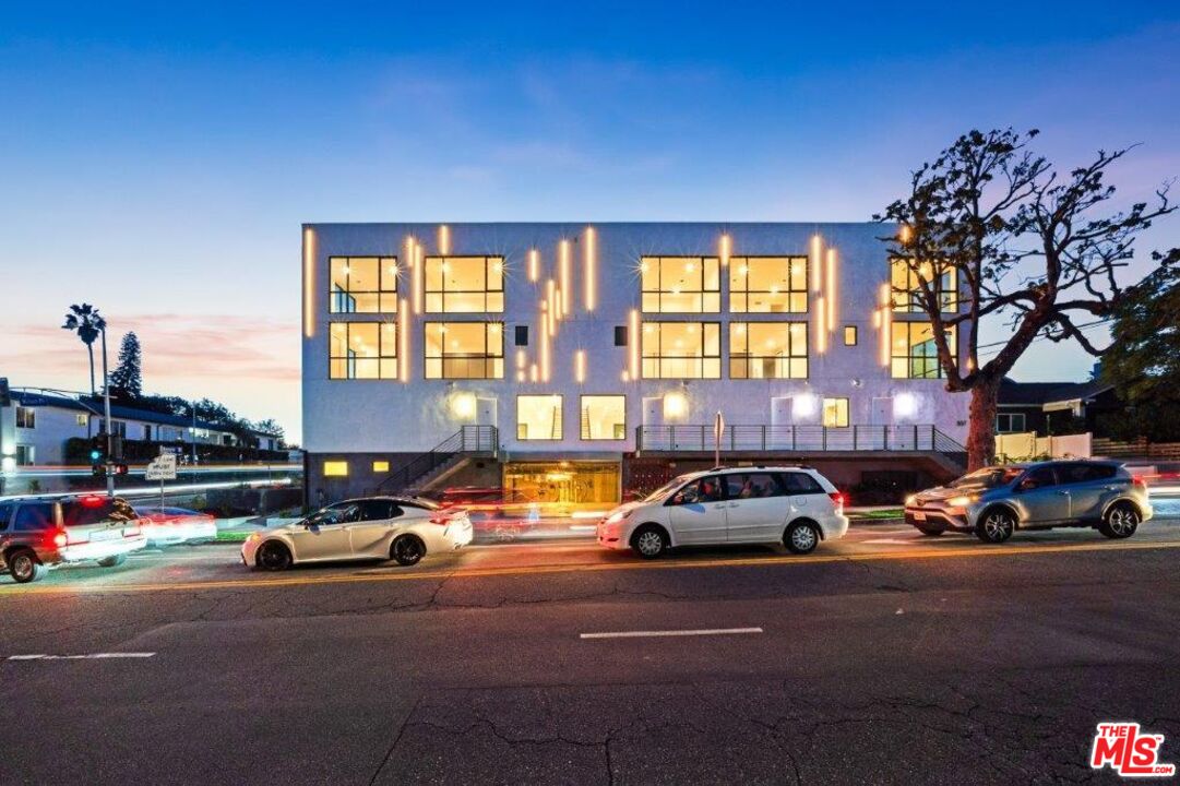 Property photo for 307 N Wilton Pl, #101, Los Angeles, CA