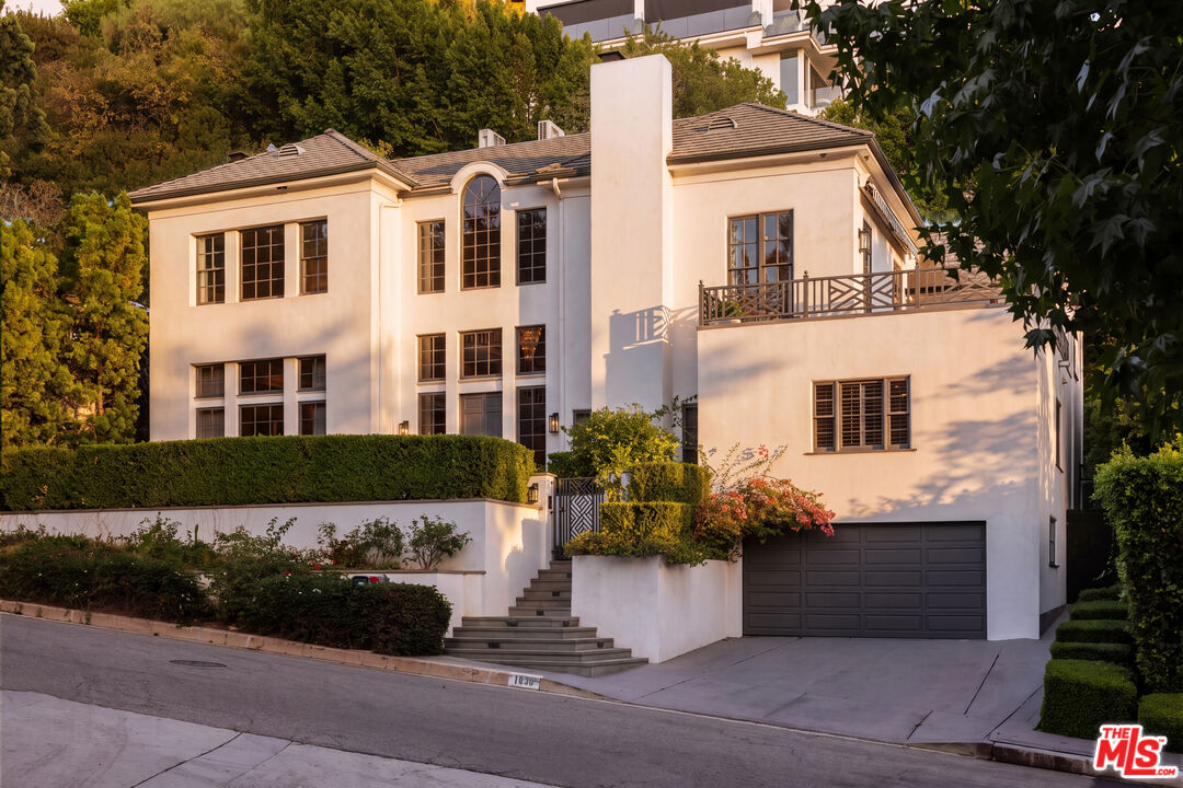 Property photo for 1460 N Doheny Dr, Los Angeles, CA