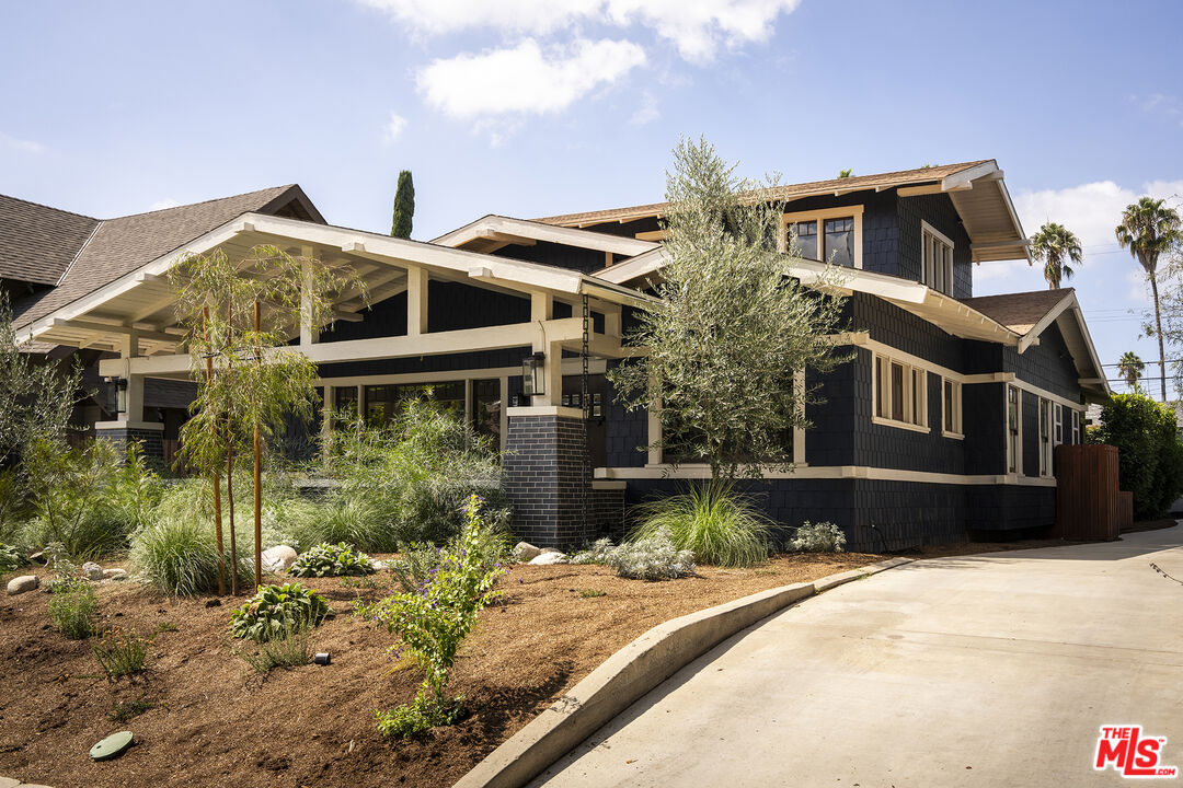 Property photo for 129 N St Andrews Pl, Los Angeles, CA