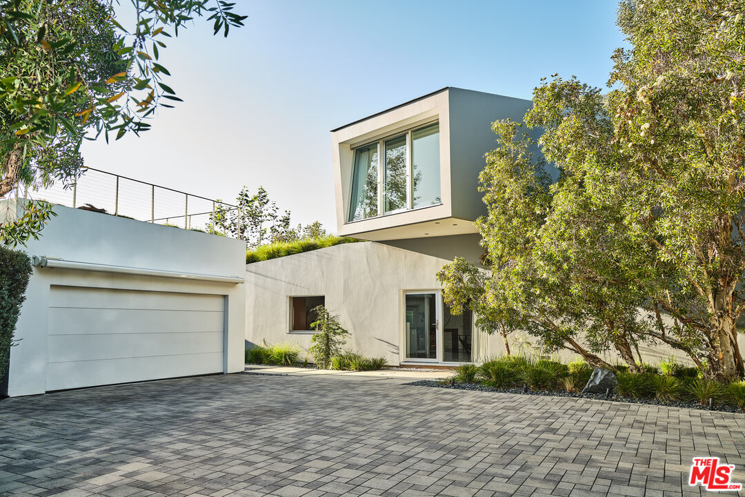 Property photo for 103 Winnett Pl, Santa Monica, CA