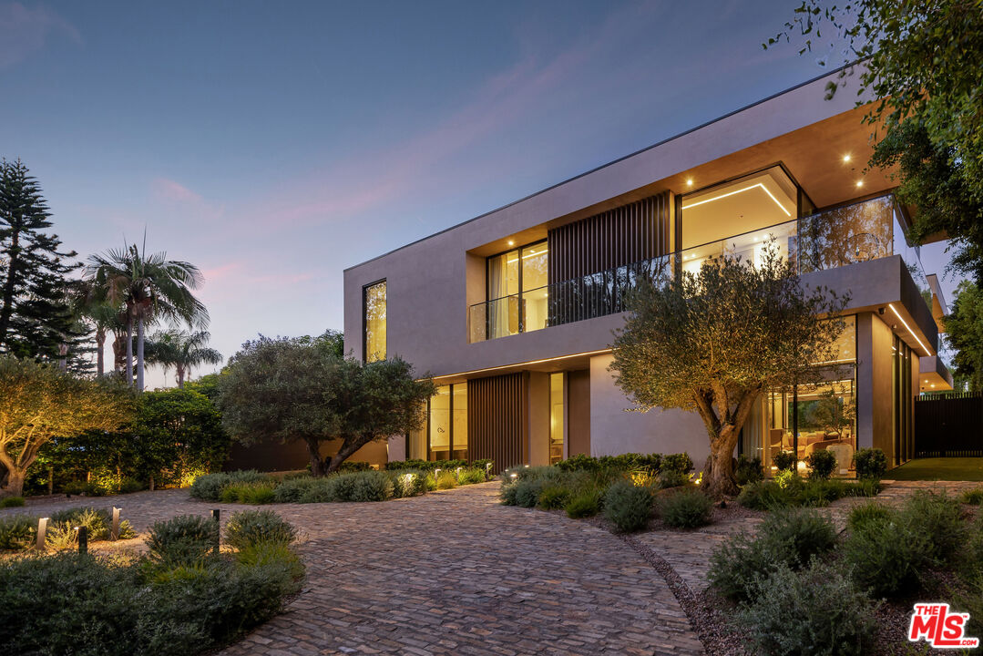 Property photo for 510 N Alpine Dr, Beverly Hills, CA
