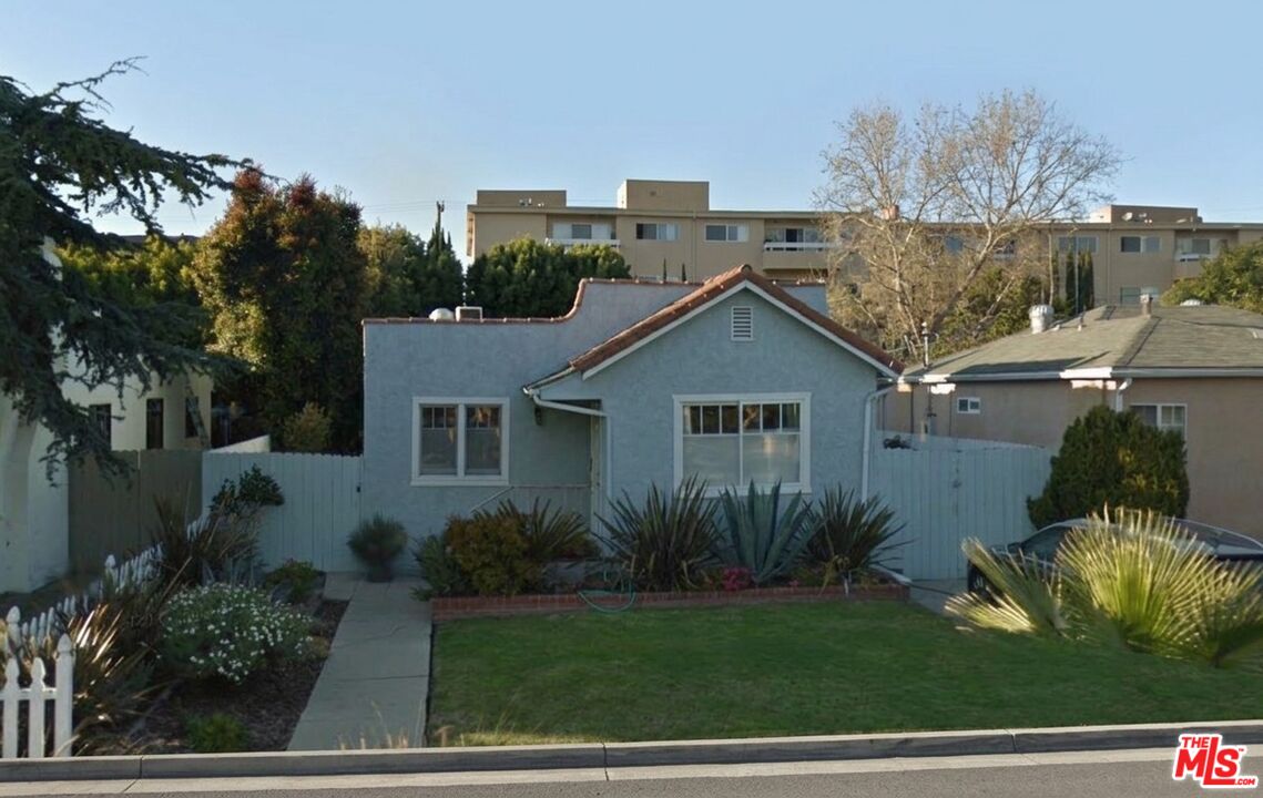 Property photo for 10761 Westminster Ave, Los Angeles, CA