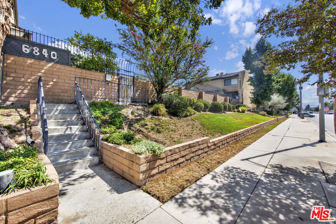 Property photo for 6840 Balboa Blvd, #507, Los Angeles, CA