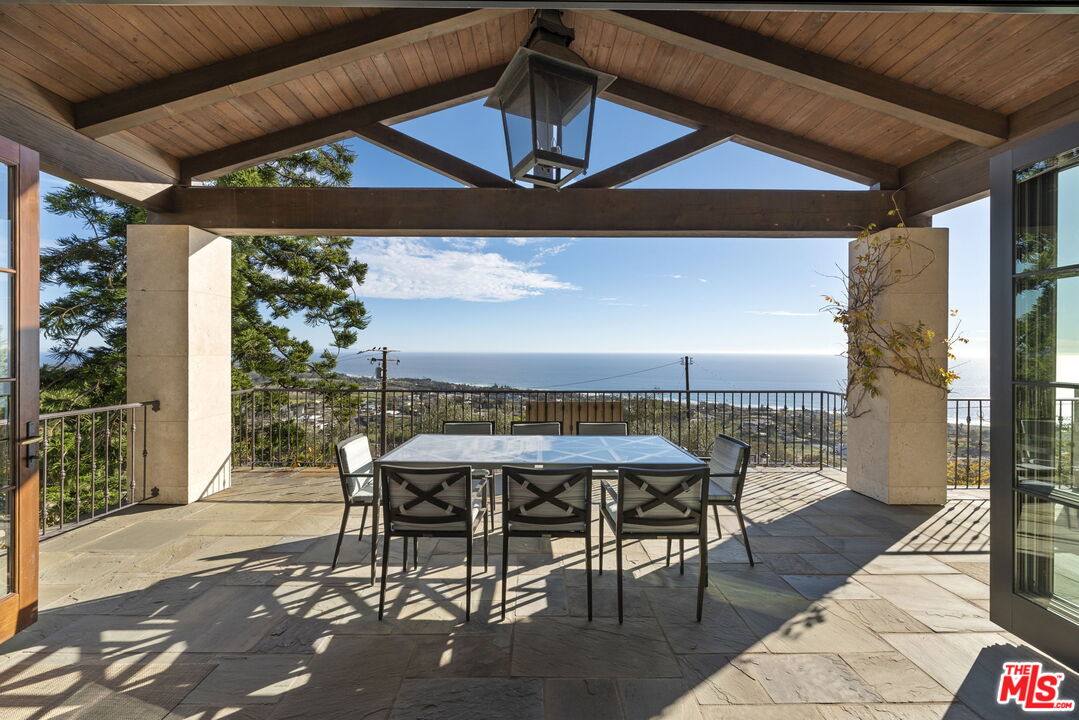Property photo for 30063 Andromeda Ln, Malibu, CA