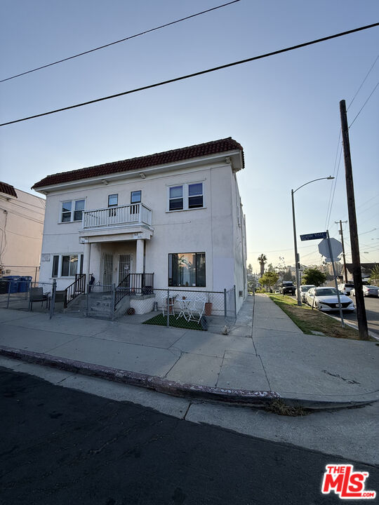 Property photo for 564 S Grande Vista Ave, Los Angeles, CA