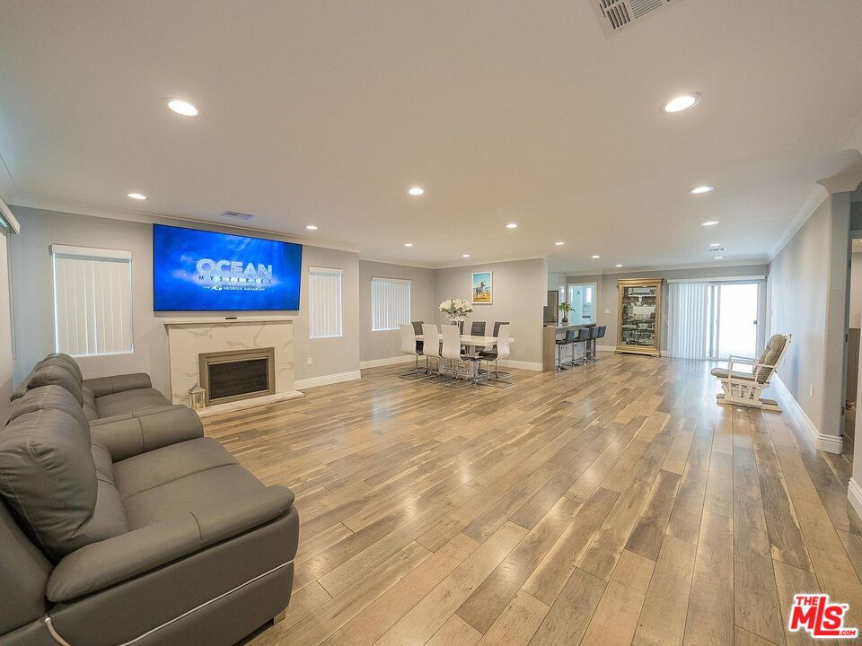Property photo for 7001 Mammoth Ave, Los Angeles, CA