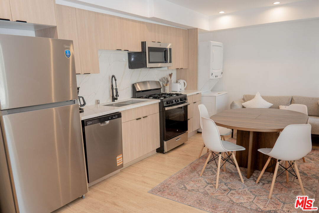 Property photo for 6136 Carlos Ave, #1/4, Los Angeles, CA