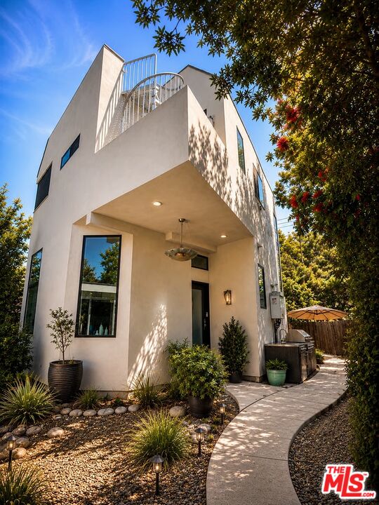 Property photo for 7443 Midfield Ave Ave, Los Angeles, CA