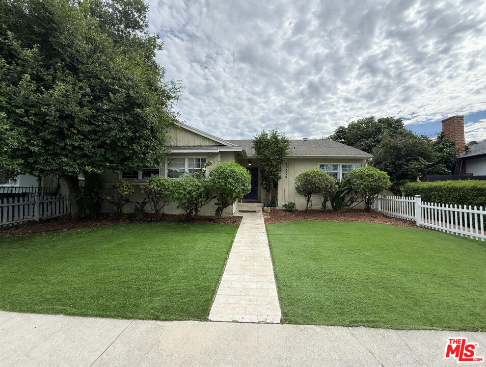 Property photo for 19604 Victory Blvd, Los Angeles, CA