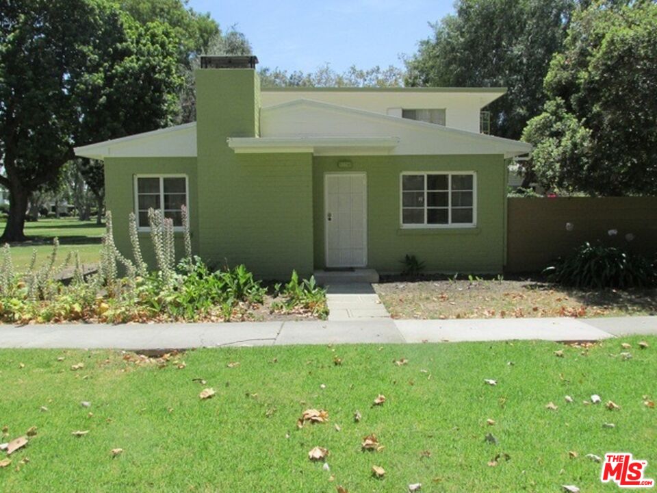 Property photo for 5176 Village Grn, Los Angeles, CA