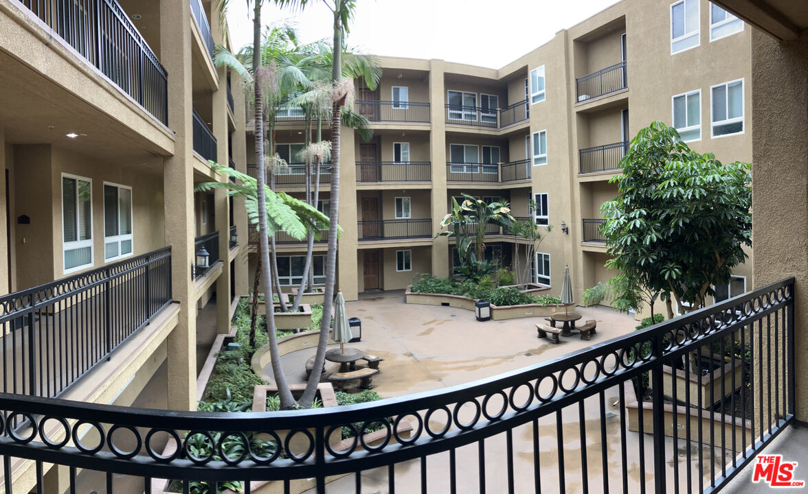 Property photo for 1401 S St Andrews Pl, #209, Los Angeles, CA