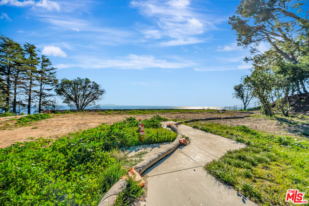 Property photo for 20940 Big Rock Dr, Malibu, CA