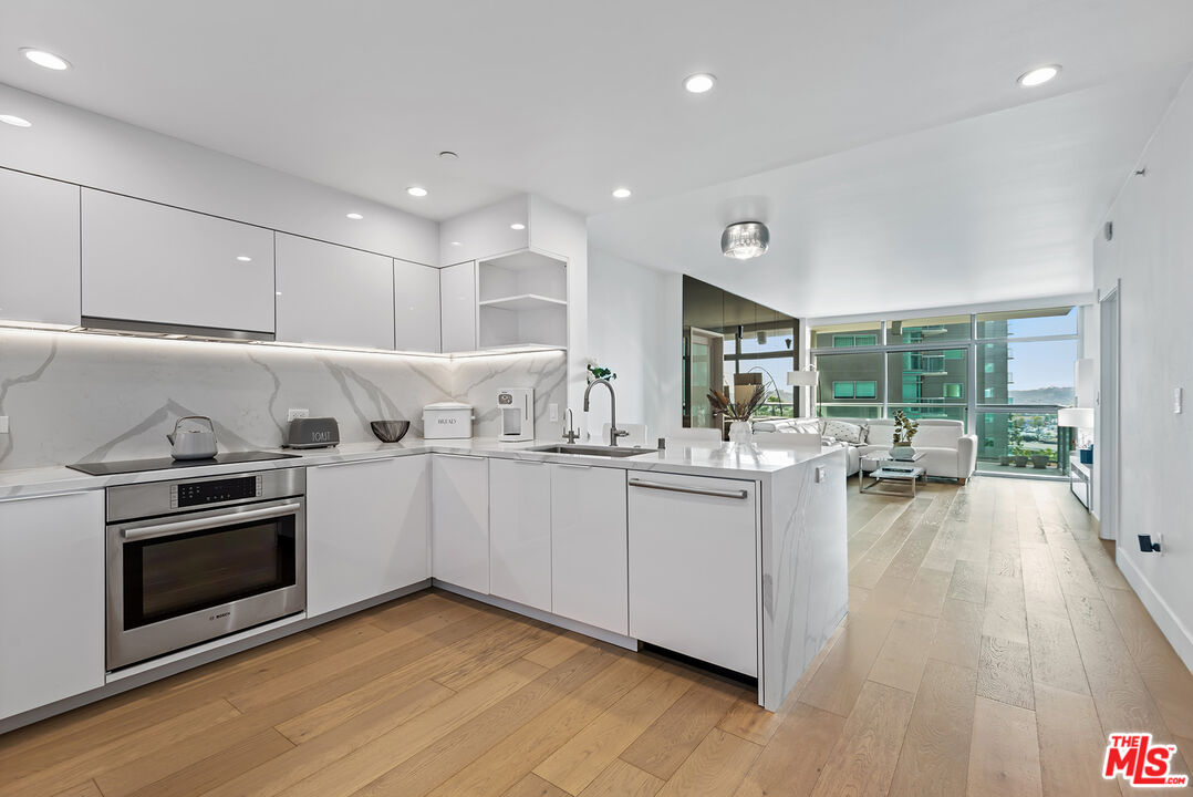 Property photo for 13700 Marina Pointe Dr, #925, Marina Del Rey, CA