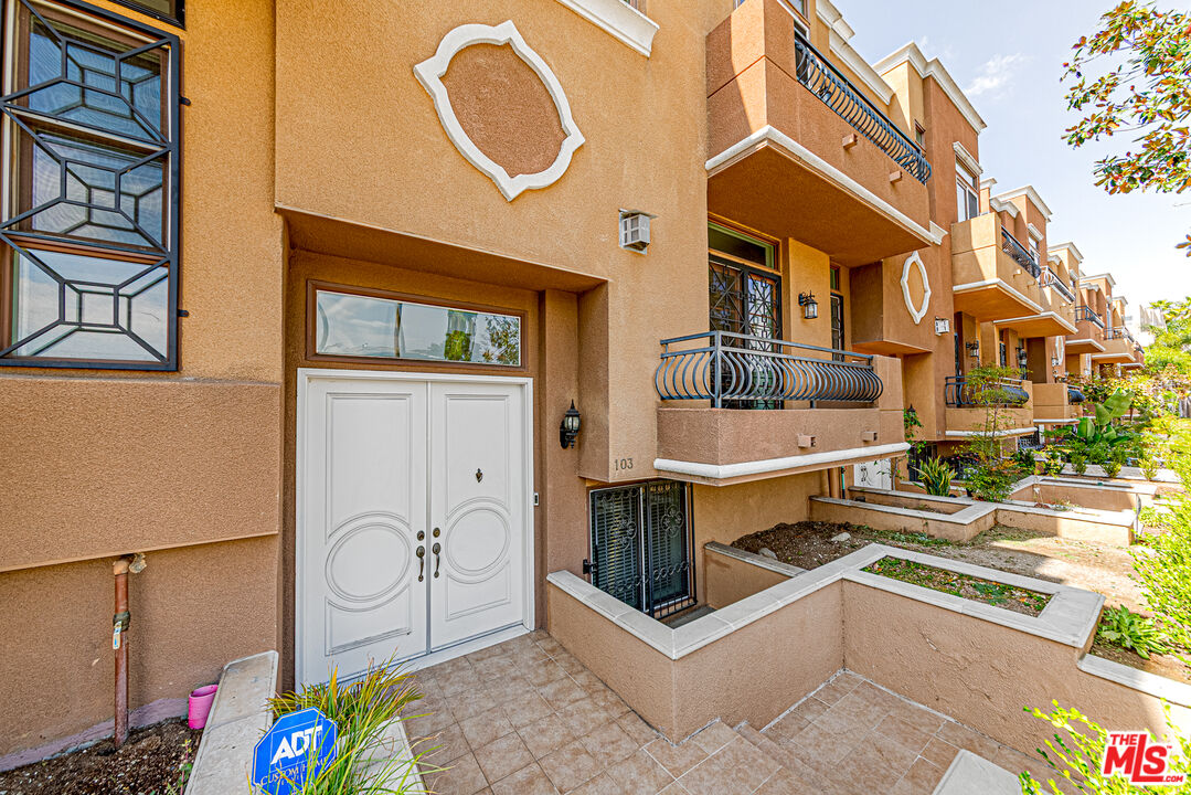 Property photo for 681 S Norton Ave, #103, Los Angeles, CA