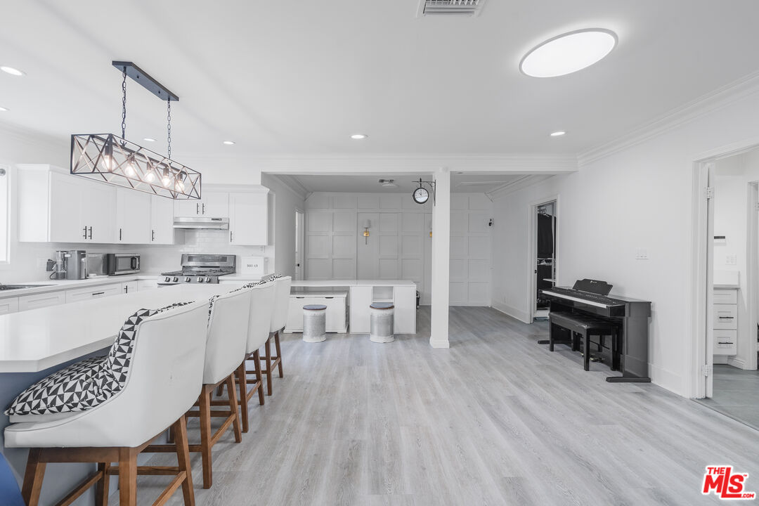 Property photo for 1032 4th Ave, Los Angeles, CA