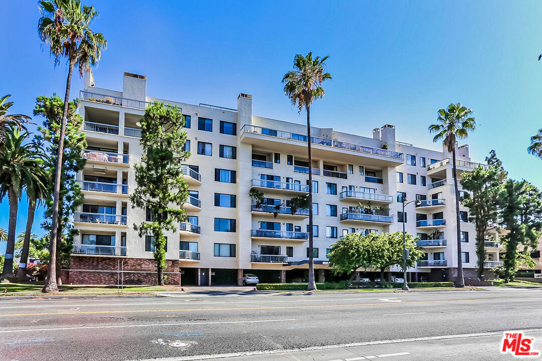Property photo for 4460 Wilshire Blvd, #701, Los Angeles, CA