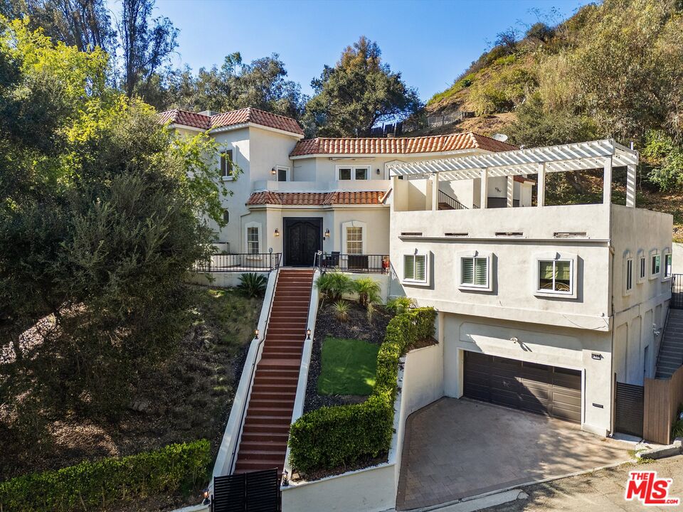 Property photo for 8171 Willow Glen Rd, Los Angeles, CA