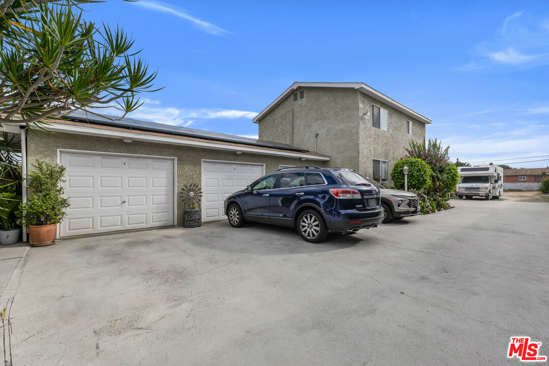 Property photo for 10914 S Osage Ave, Inglewood, CA