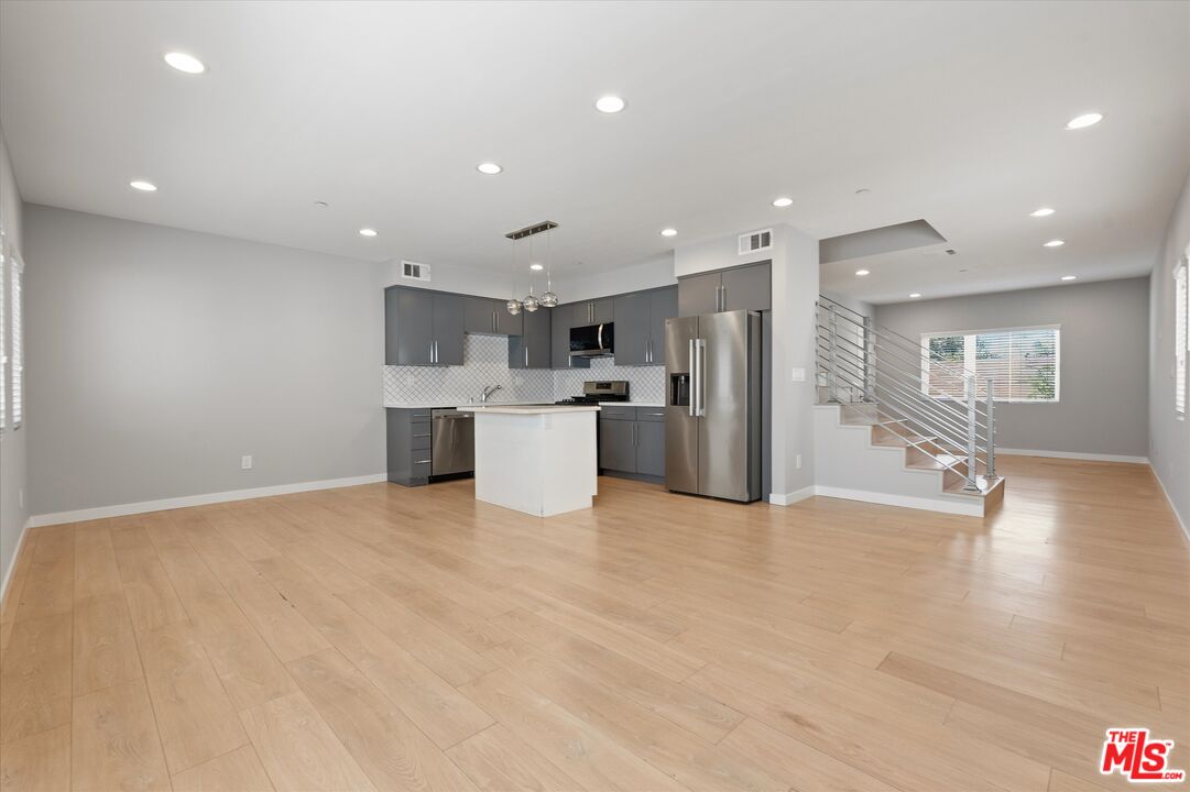 Property photo for 6117 1/2 Fountain Ave, Los Angeles, CA