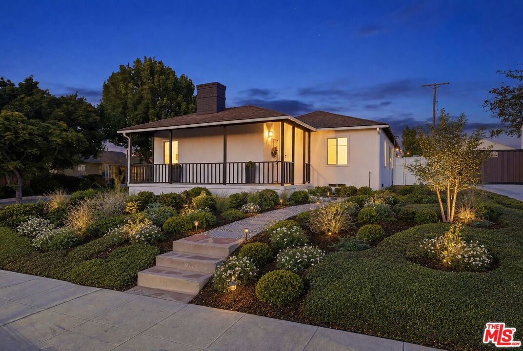 Property photo for 7800 S Victoria Ave, Los Angeles, CA