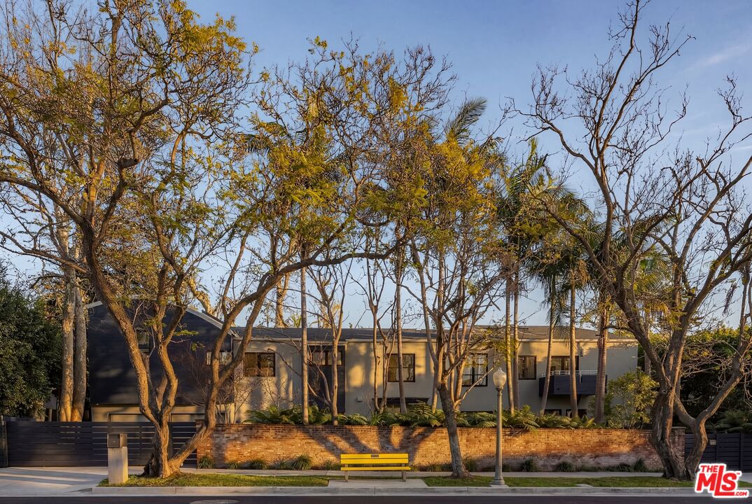 Property photo for 576 E Channel Rd, Santa Monica, CA