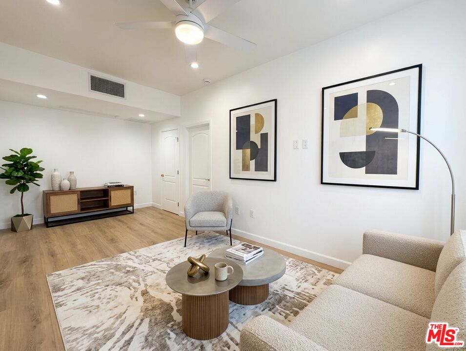 Property photo for 816 1/2 N Mccadden Pl, Los Angeles, CA