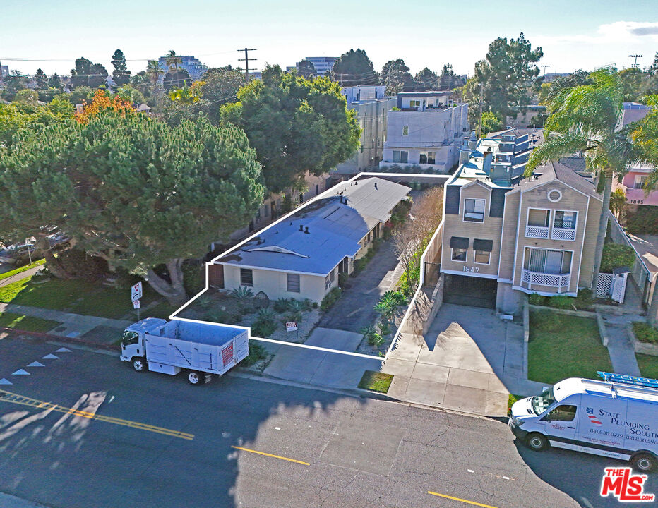 Property photo for 1851 S Barrington Ave, Los Angeles, CA