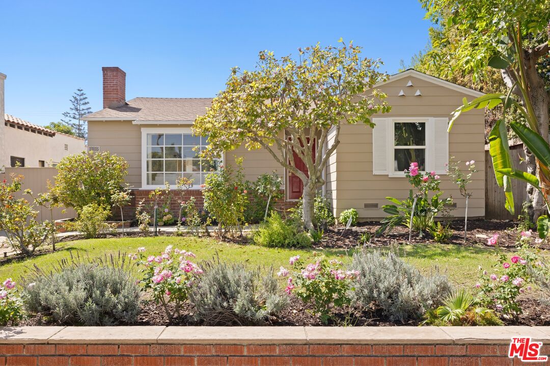 Property photo for 1905 Camden Ave, Los Angeles, CA