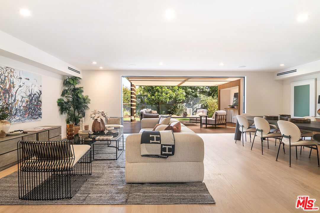 Property photo for 10639 Cushdon Ave, Los Angeles, CA