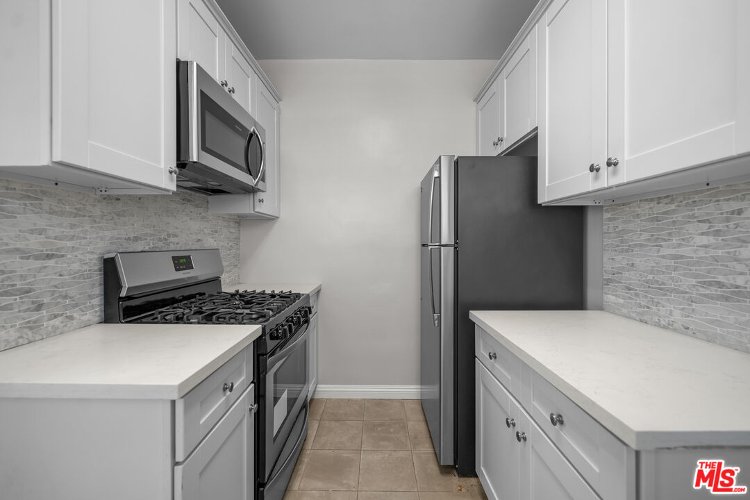 Property photo for 1221 4th Ave, #2, Los Angeles, CA