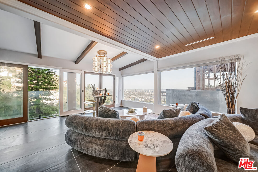 Property photo for 8874 Evanview Dr, Los Angeles, CA