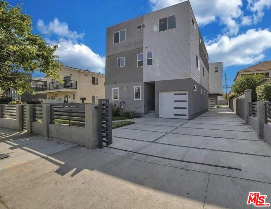 Property photo for 2303 1/2 Hauser Blvd, Los Angeles, CA