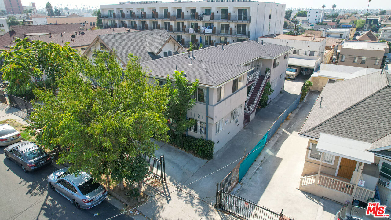 Property photo for 1121 S Mariposa Ave, Los Angeles, CA
