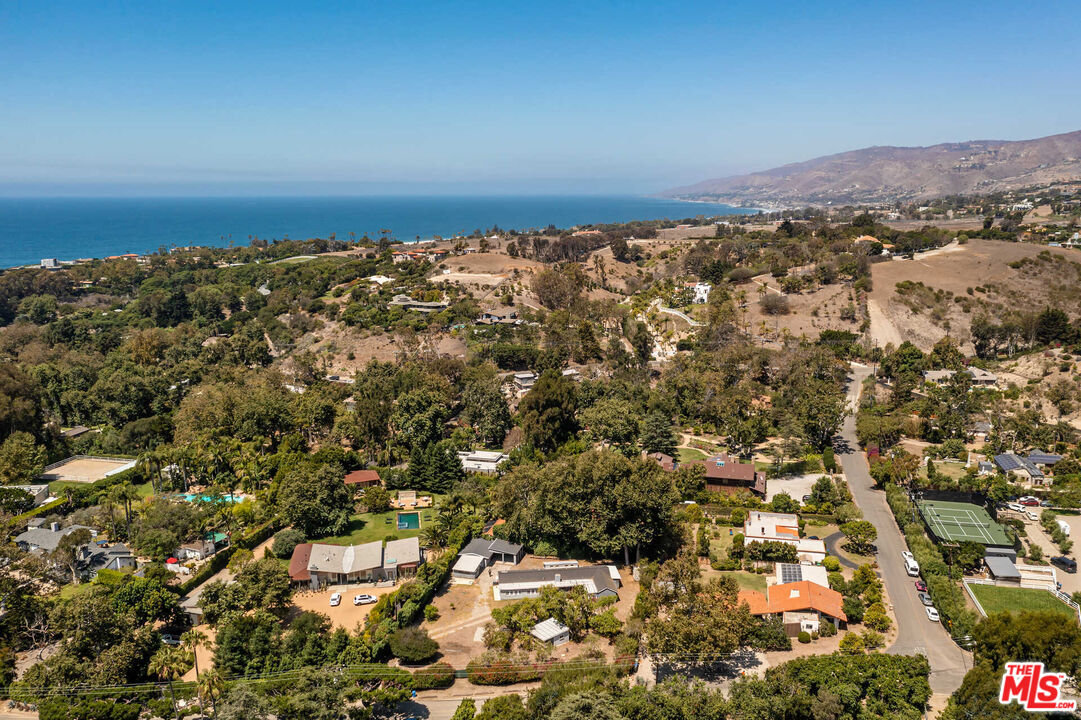 Property photo for 6225 Bonsall Dr, Malibu, CA