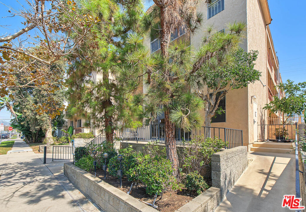 Property photo for 104 S Hayworth Ave, #103, Los Angeles, CA