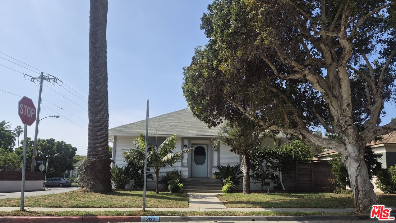 Property photo for 3132 6th St, Santa Monica, CA