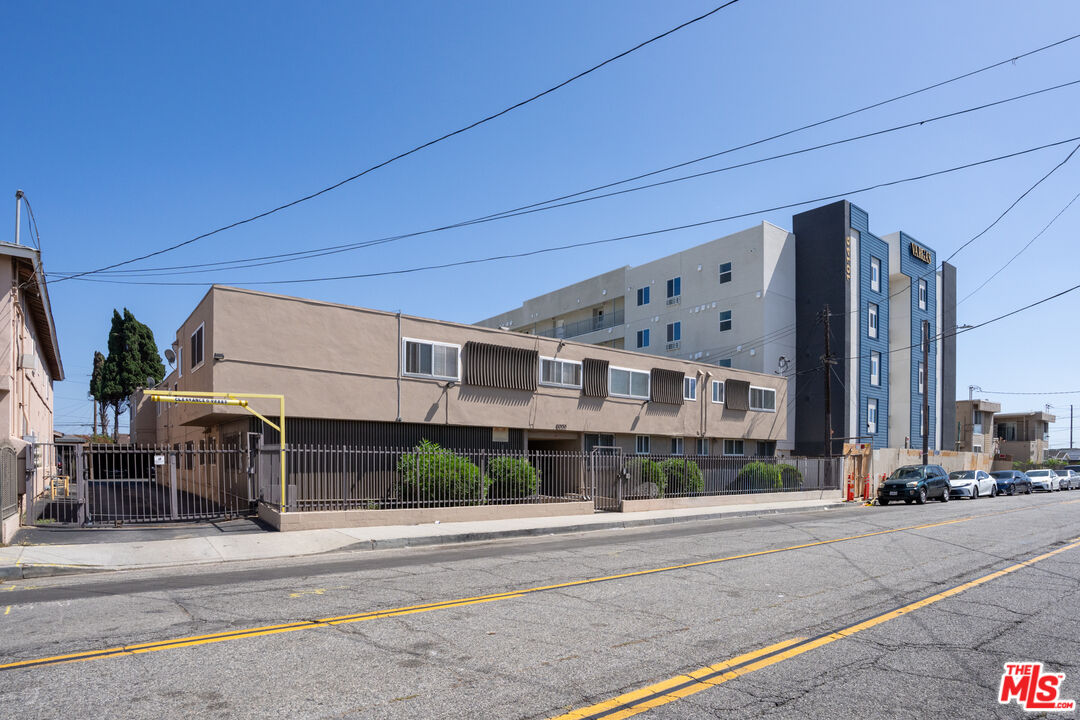 Property photo for 10130 S Inglewood Ave, Inglewood, CA