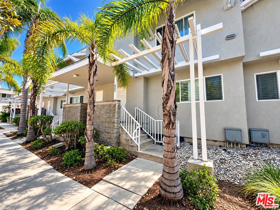 Property photo for 627 W Regent St, Inglewood, CA