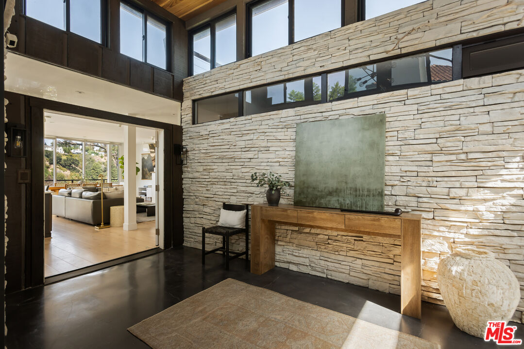 Property photo for 454 Stassi Ln, Santa Monica, CA