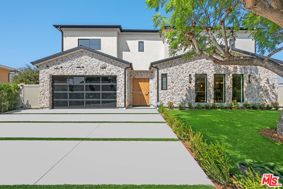 Property photo for 6005 Boeing Pl, Los Angeles, CA