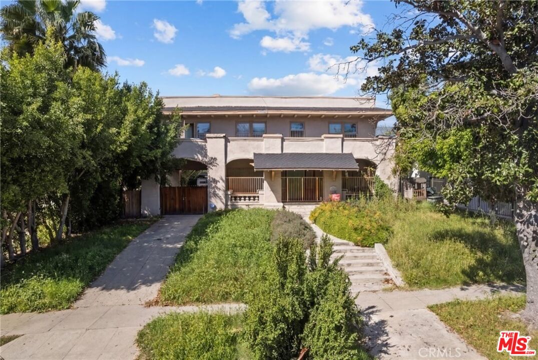 Property photo for 1021 S Gramercy Pl, Los Angeles, CA