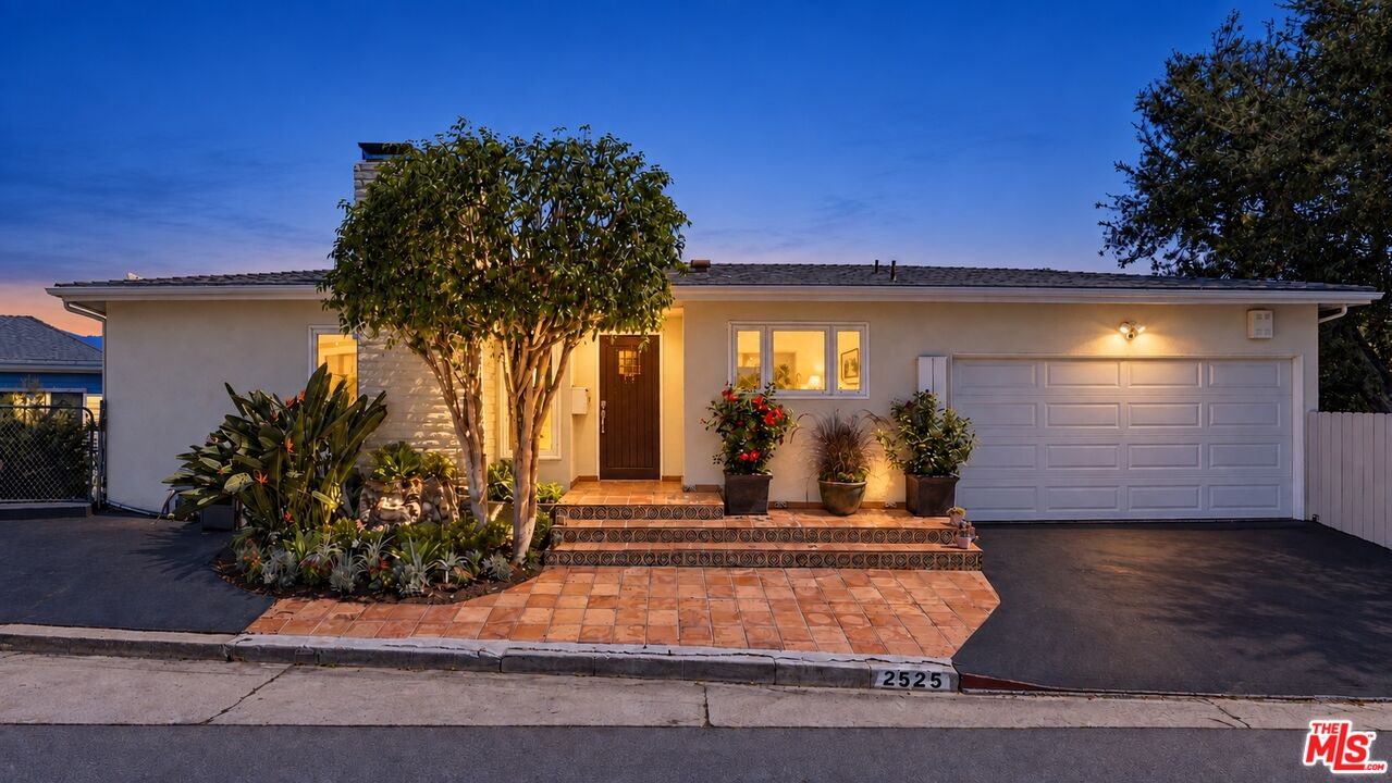 Property photo for 2525 Ivanhoe Dr, Los Angeles, CA