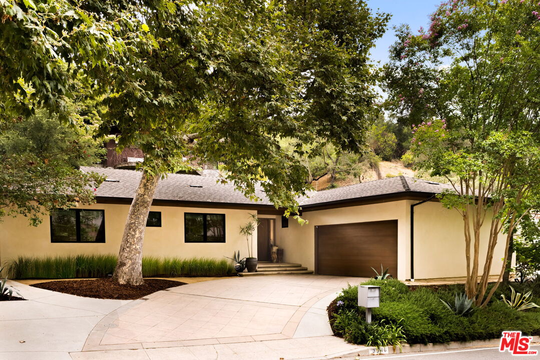 Property photo for 3546 Mandeville Canyon Rd, Los Angeles, CA