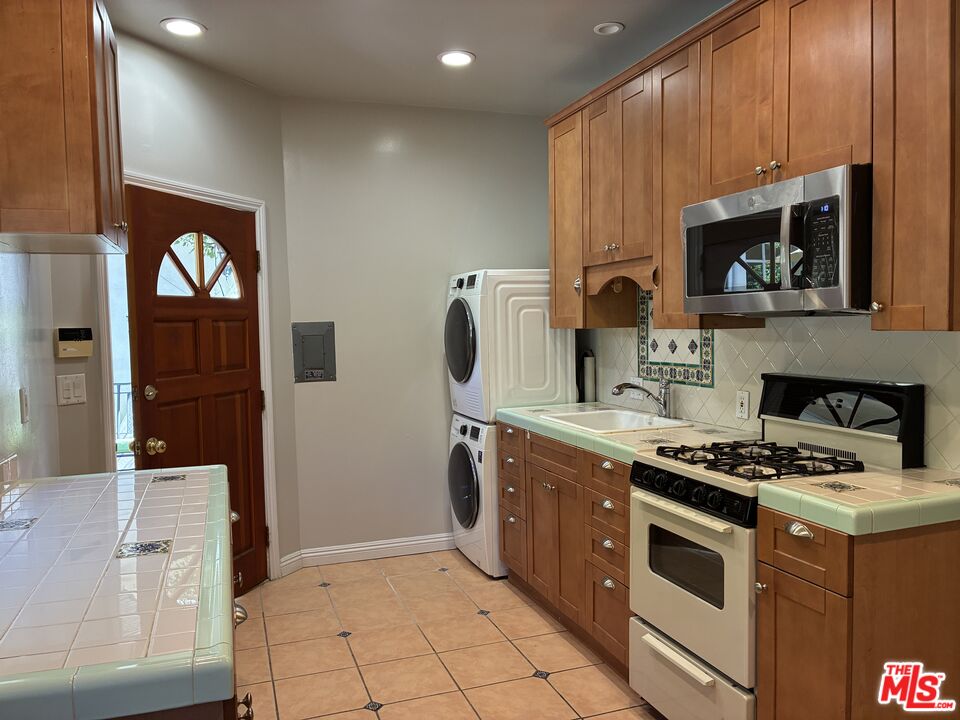 Property photo for 341 S Palm Dr, #Guesthouse, Beverly Hills, CA
