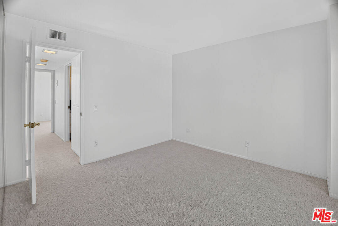163 Greenfield, Irvine, CA 92614