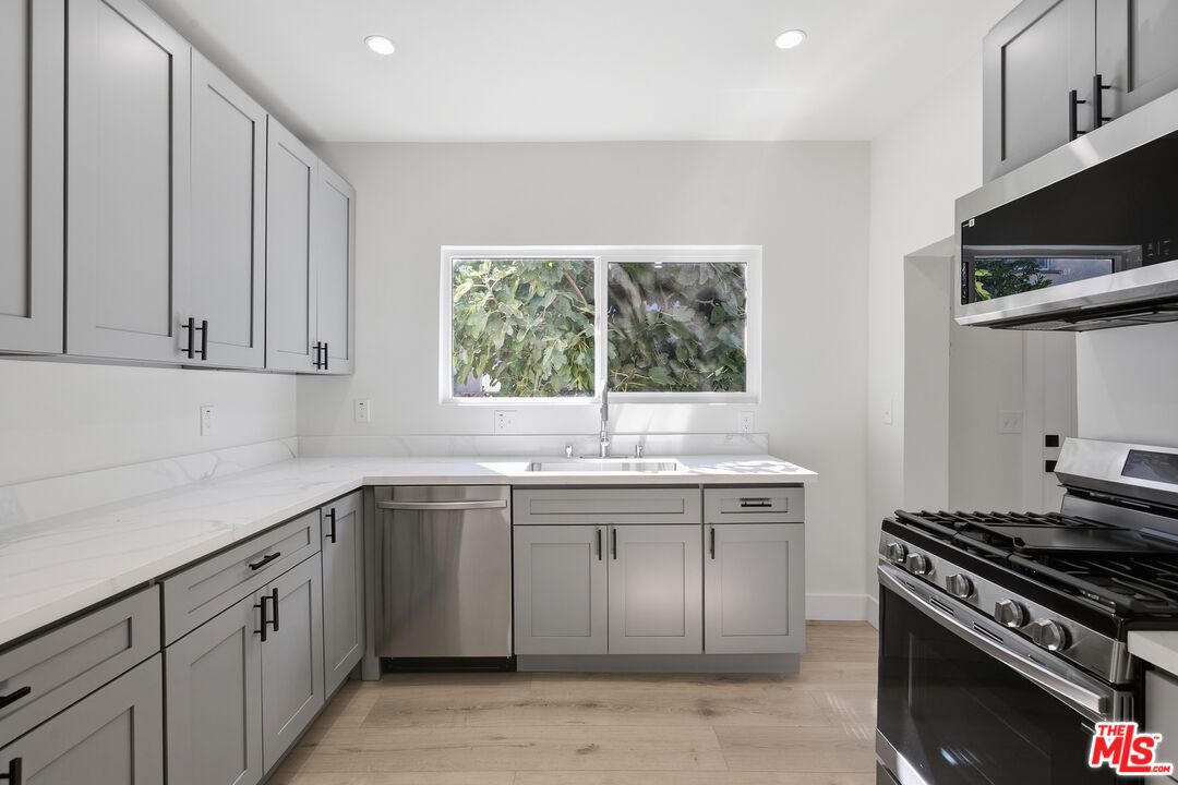 Property photo for 5915 Barton Ave, Los Angeles, CA
