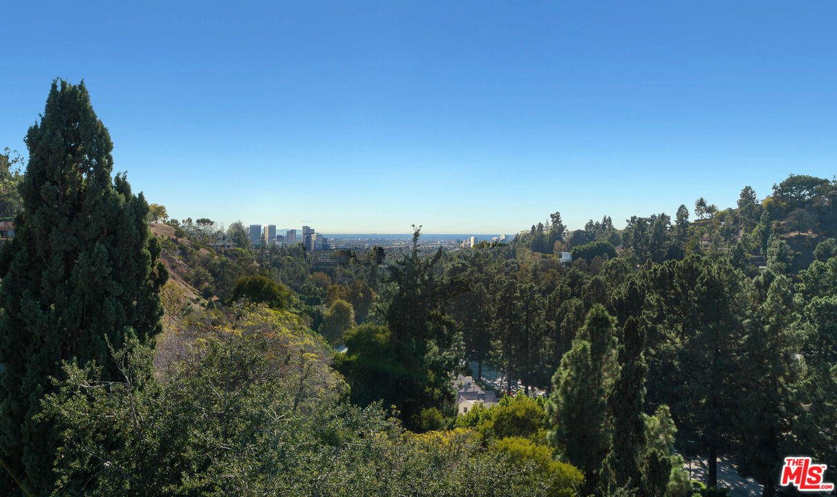 Property photo for 1579 LINDACREST DR, Beverly Hills, CA