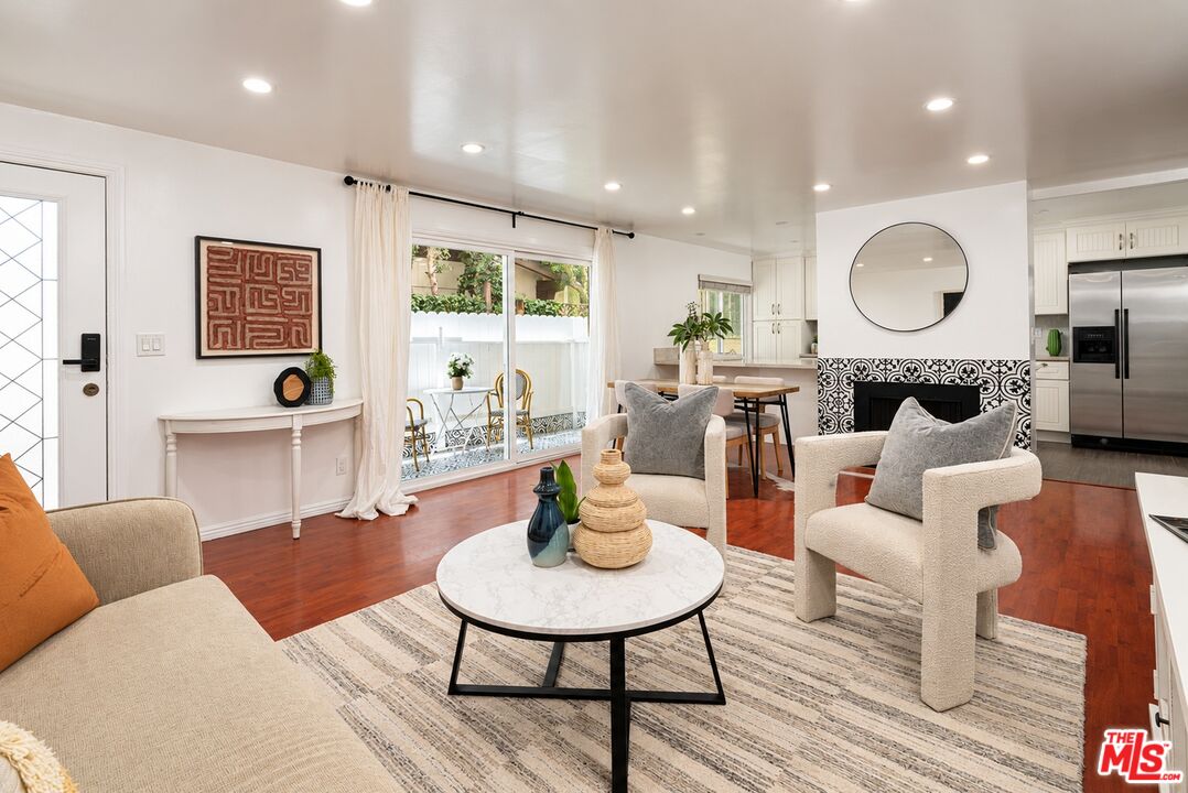 Property photo for 1917 11th St, #2, Santa Monica, CA