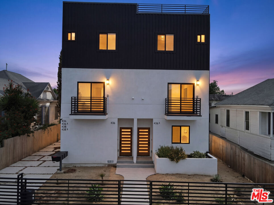 Property photo for 438 E 28th St, Los Angeles, CA